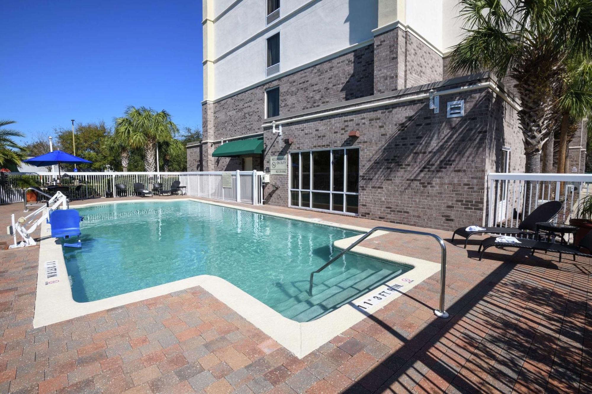 Hampton Inn Jacksonville - East Regency Square Exterior foto